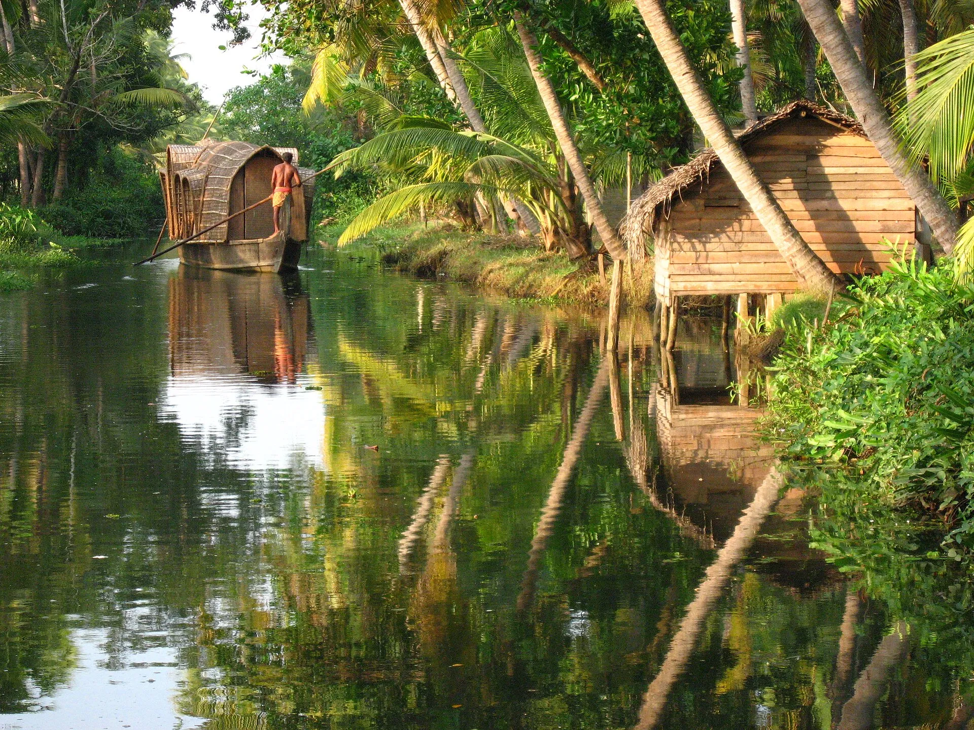 Conference Alleppey Houseboats on the Alleppey Kerala backwaters